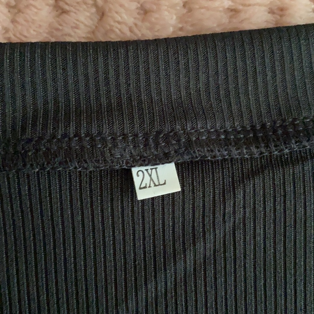 SHEIN Plus Size Ribbed Tee - Picture 4 of 6